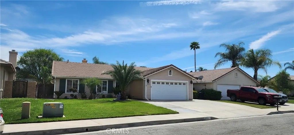 Photo of 935 Cirrus Way, San Jacinto, CA 92582 (MLS # DW26065721)