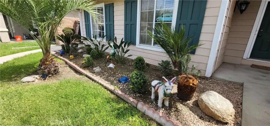 Photo of 935 Cirrus Way, San Jacinto, CA 92582 (MLS # DW26065721)