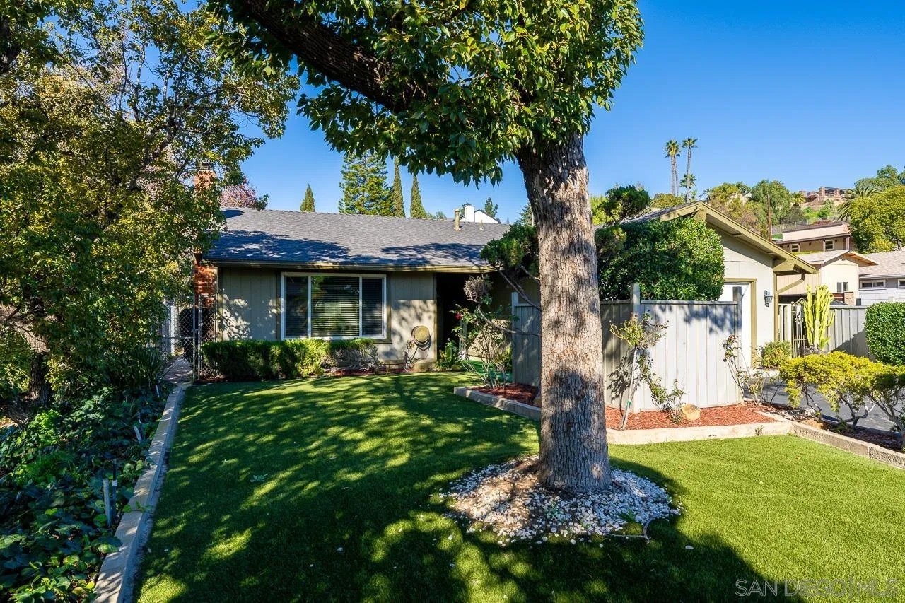 9130 Grossmont Boulevard