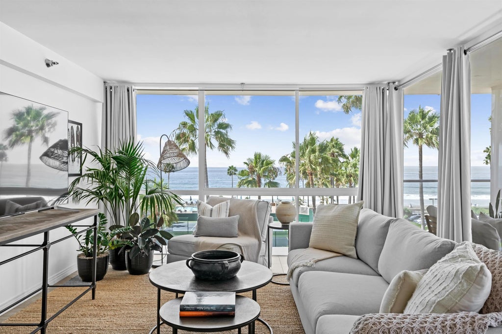Photo of 1810 Avenida del Mundo #307, Coronado, CA 92118 (MLS # 260012590)