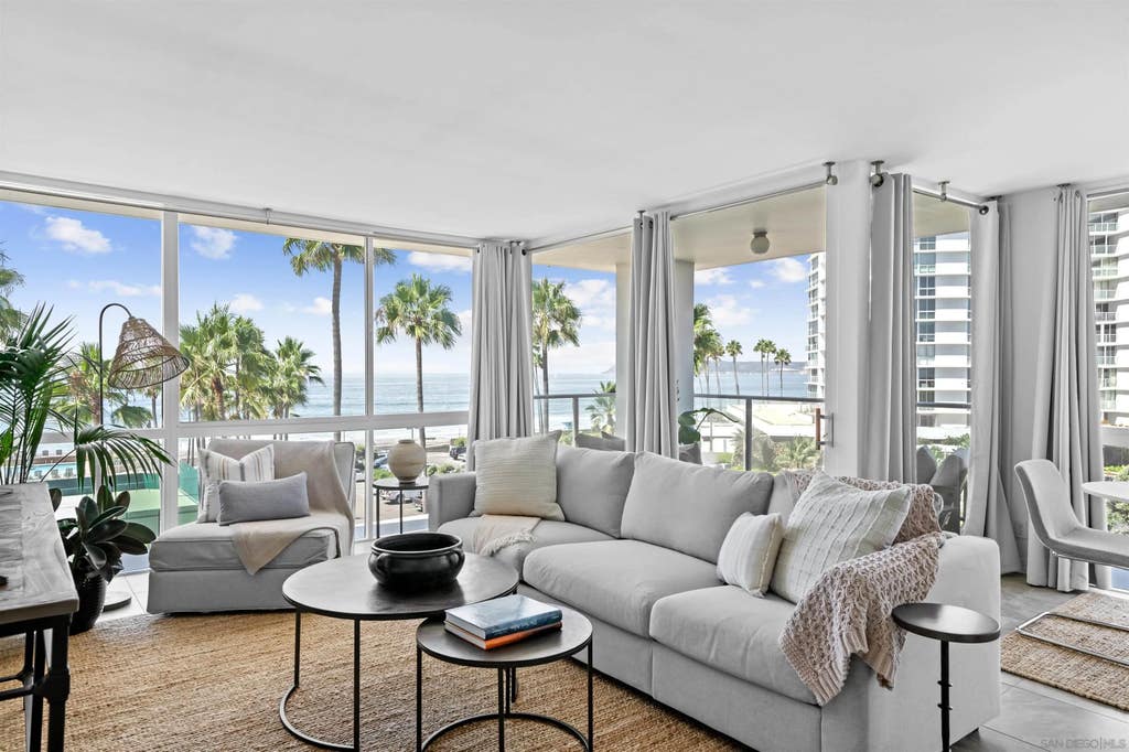 Photo of 1810 Avenida del Mundo #307, Coronado, CA 92118 (MLS # 260012590)