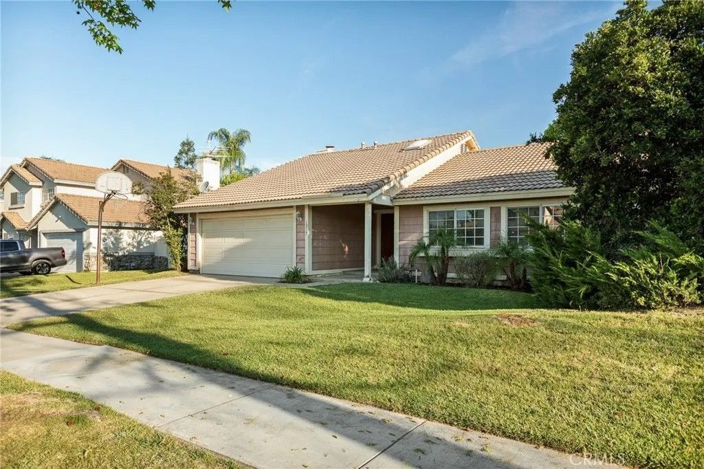 Photo of 1317 Susan Avenue, Redlands, CA 92374 (MLS # IG26063455)