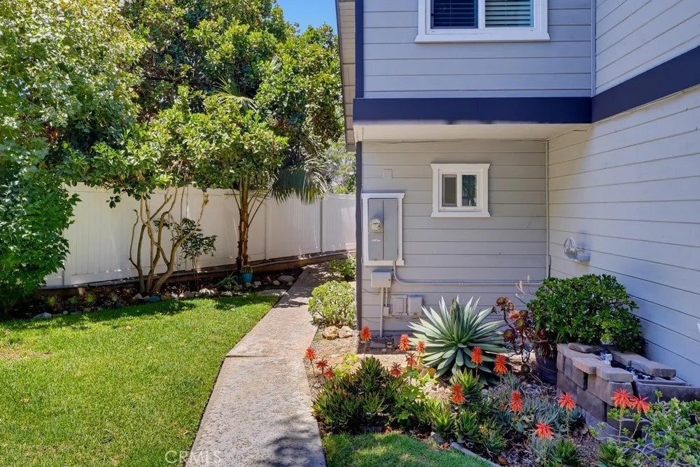 1118 Sandi Lane