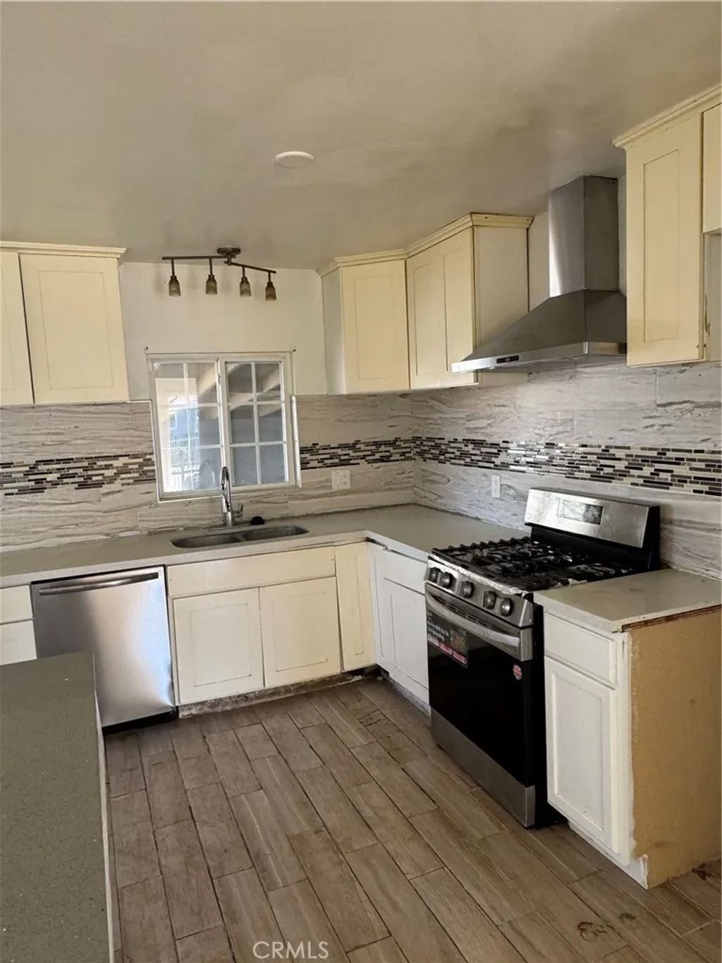 Photo of 2101 S Sycamore St, Santa Ana, CA 92707 (MLS # TR26083478)