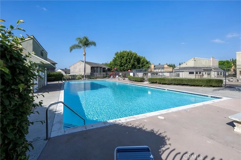 1365 S Walnut 5220