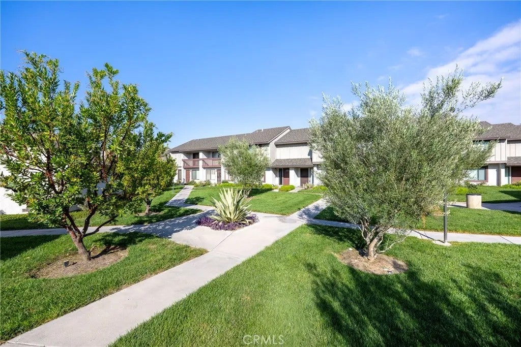 1365 S Walnut 5220