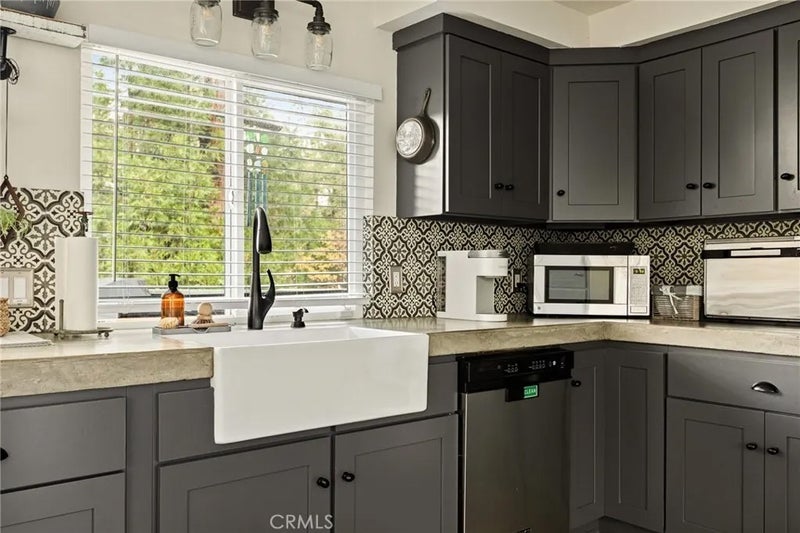 24379 San Moritz