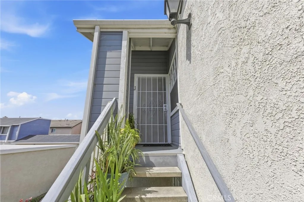 701 S Hayward 18