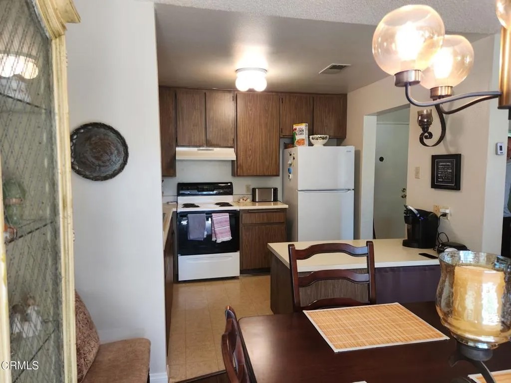 324 Chestnut Hill Court 11