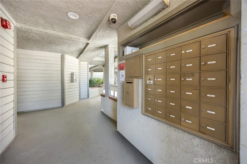 961 E California Boulevard 327