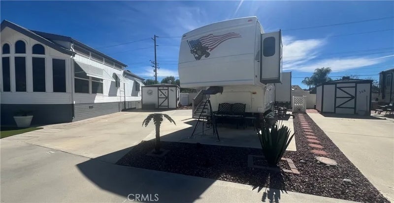 1295 S Cawston