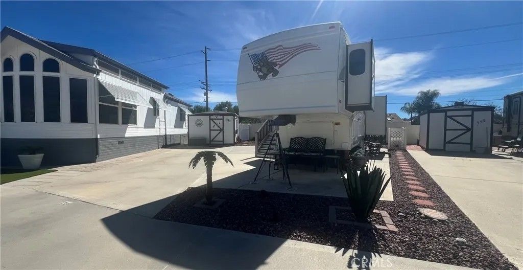 Photo of 1295 S Cawston Ave, Hemet, CA 92545 (MLS # SW26044141)