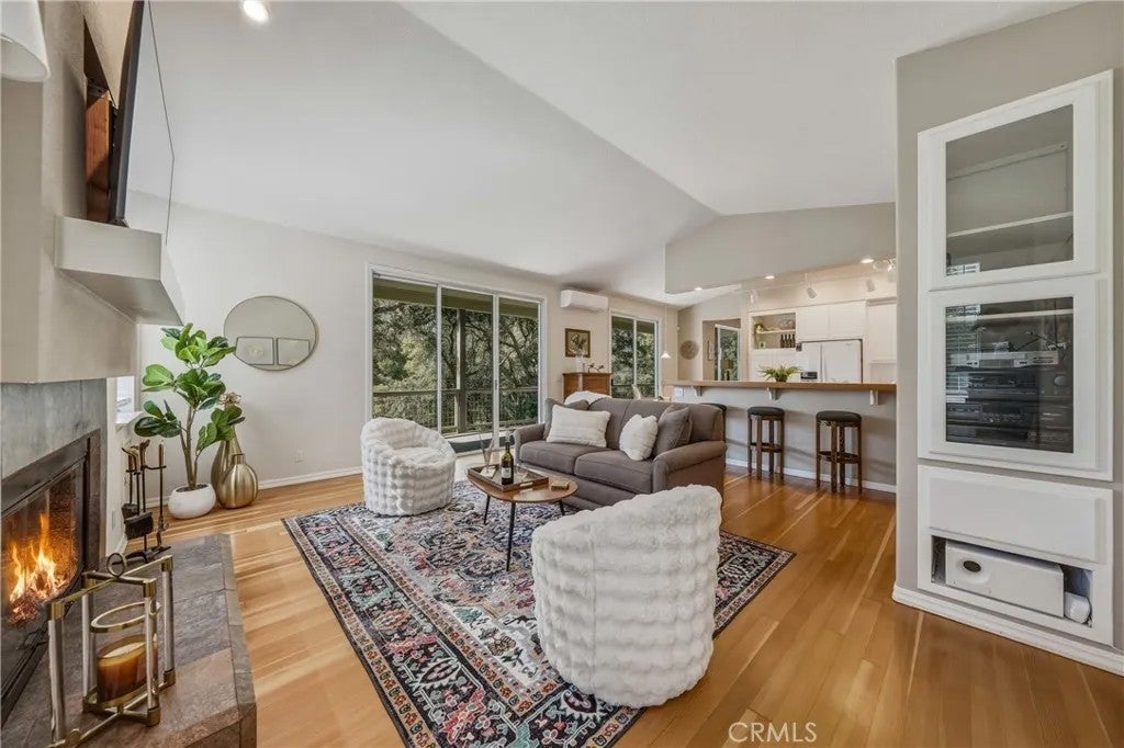 2686 Greenway