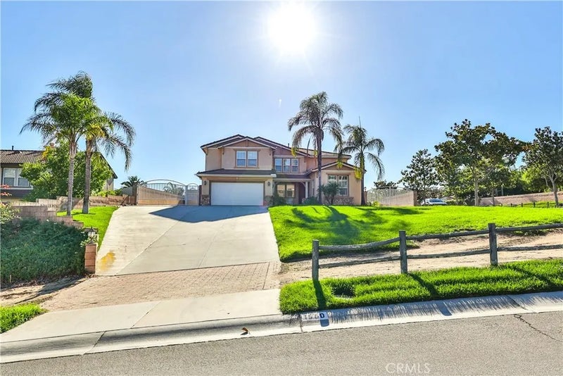 1560 Dodge Way