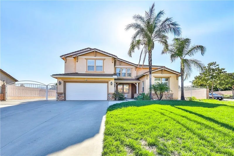 1560 Dodge Way
