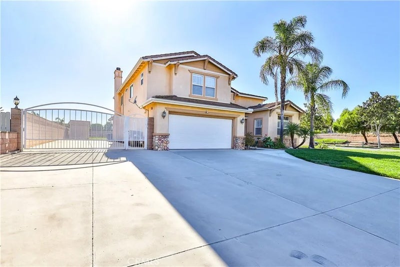 1560 Dodge Way