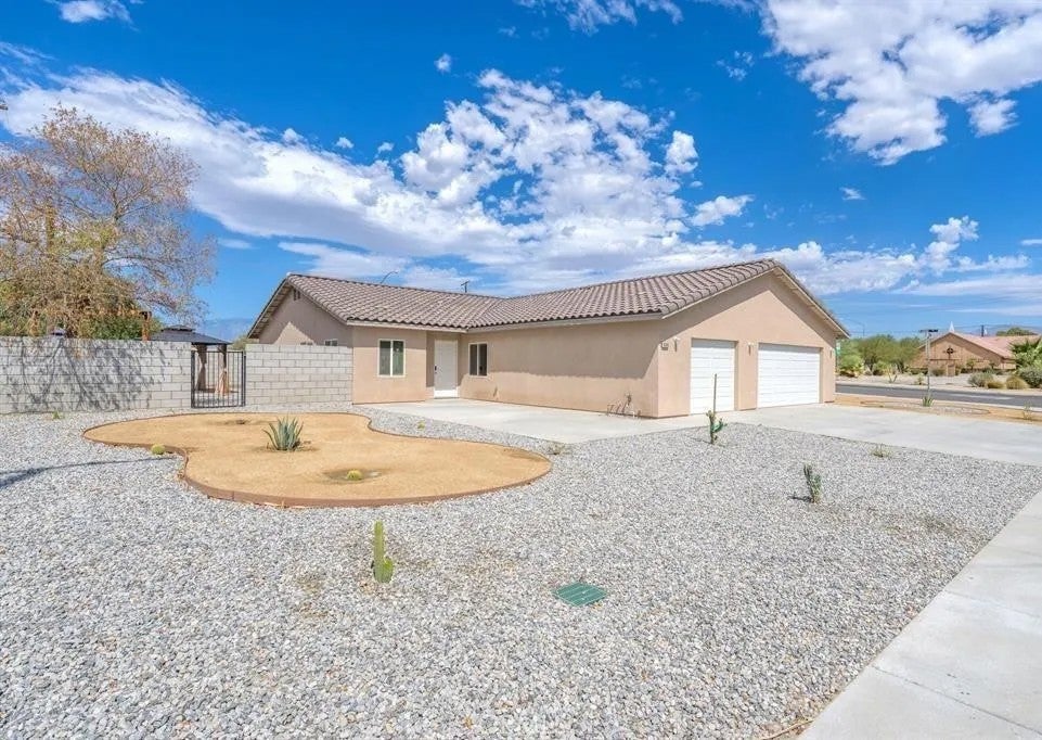 Photo of 43645 Saguaro, Indio, CA 92201 (MLS # CV26205656)