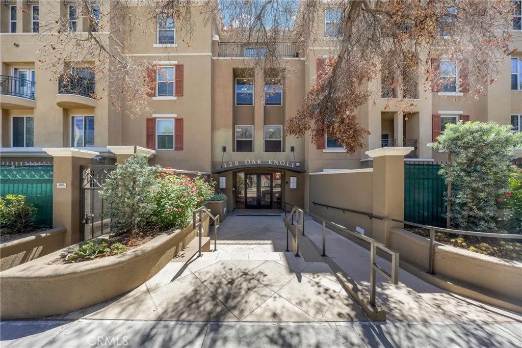 128 N Oak Knoll 111