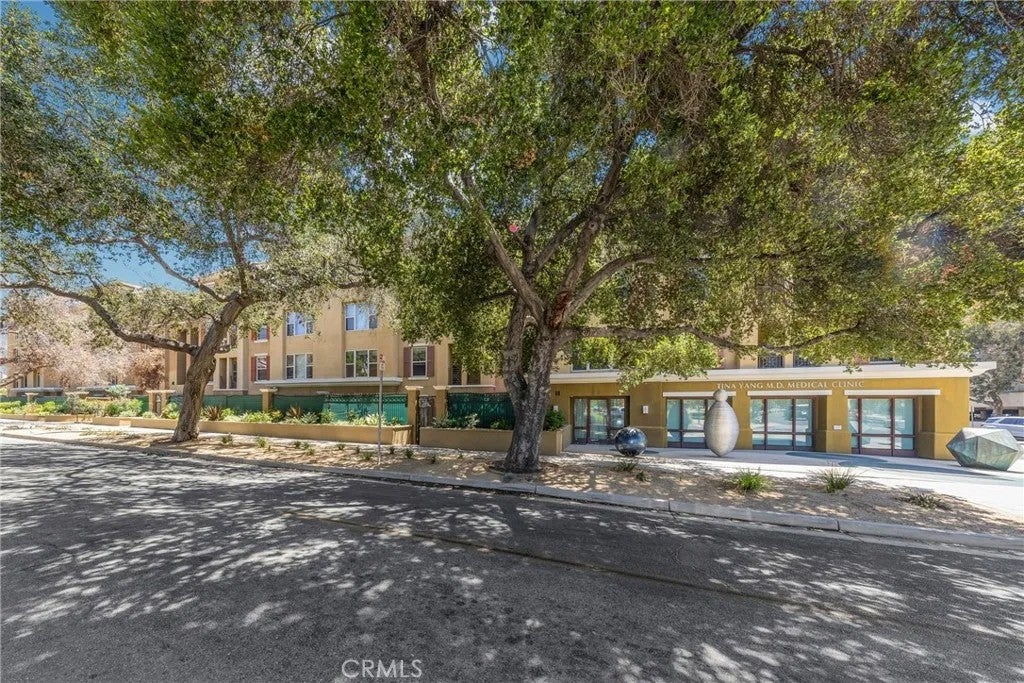 128 N Oak Knoll 111