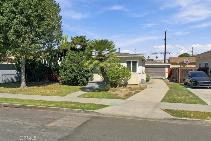 1219 E 57th