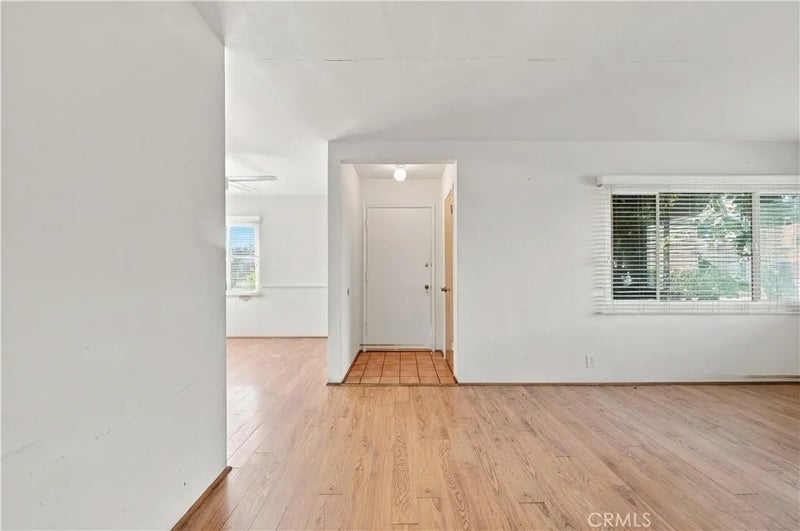 1219 E 57th