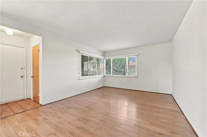 1219 E 57th