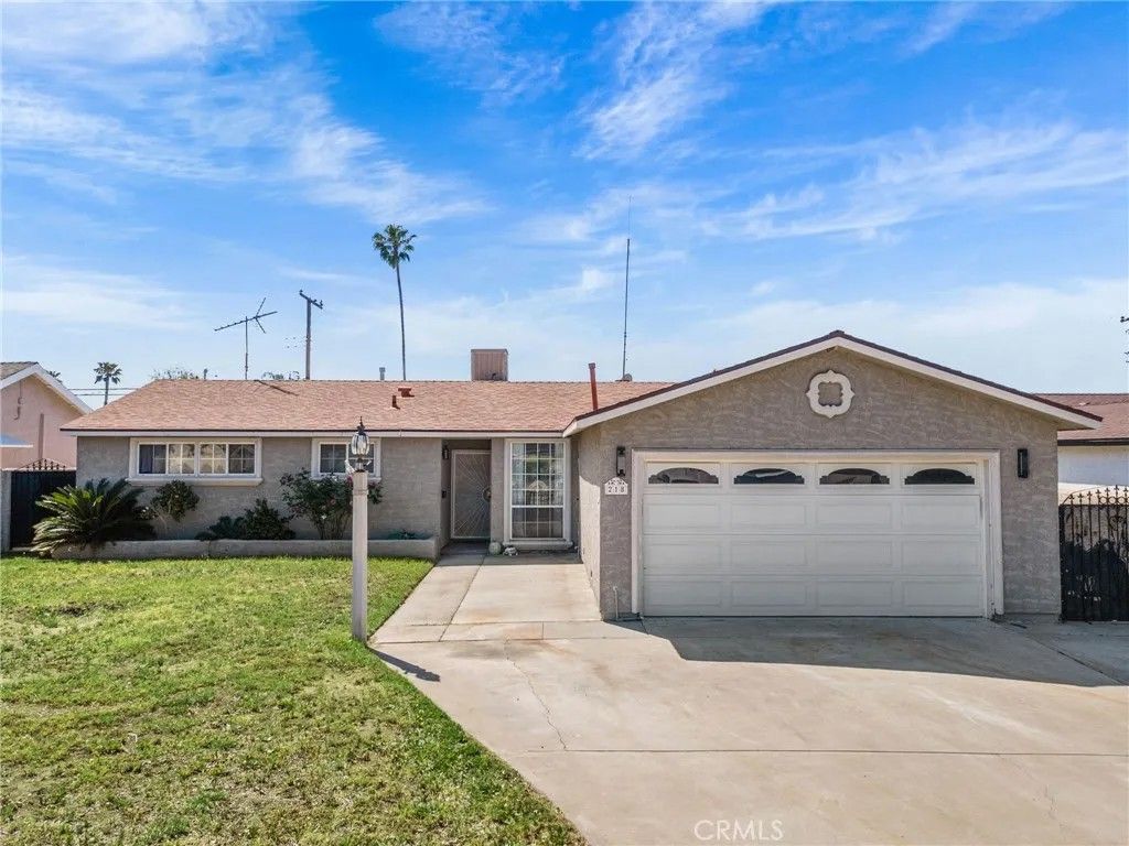 Photo of 218 Foxbury Ave, Pomona, CA 91767 (MLS # TR26069373)