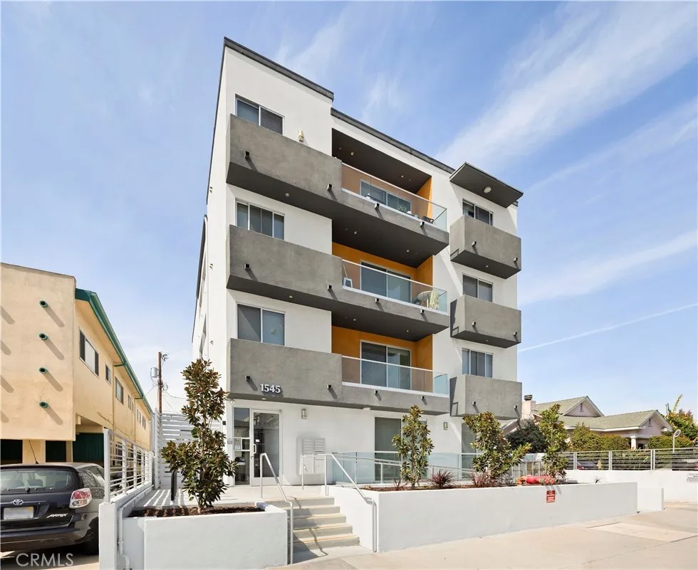 1545 S Fairfax