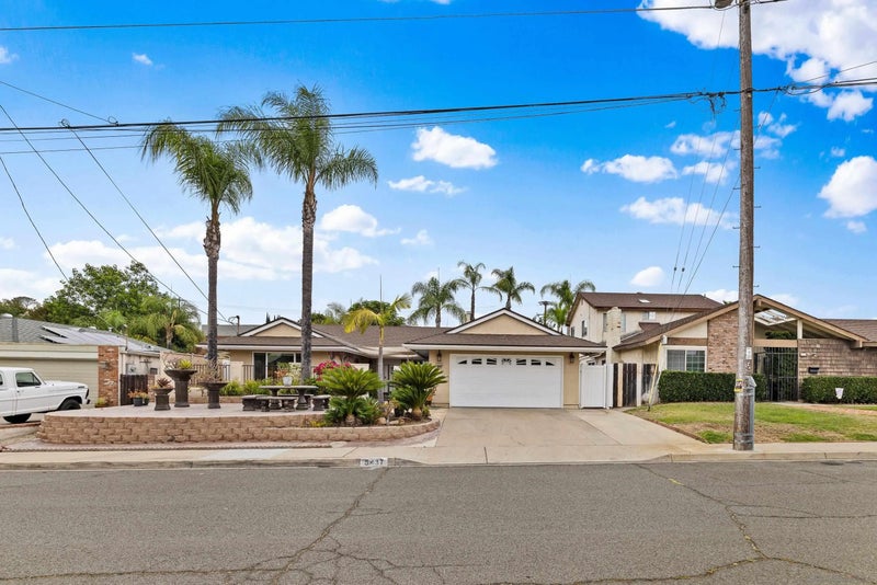 5437 Chaparajos Ct