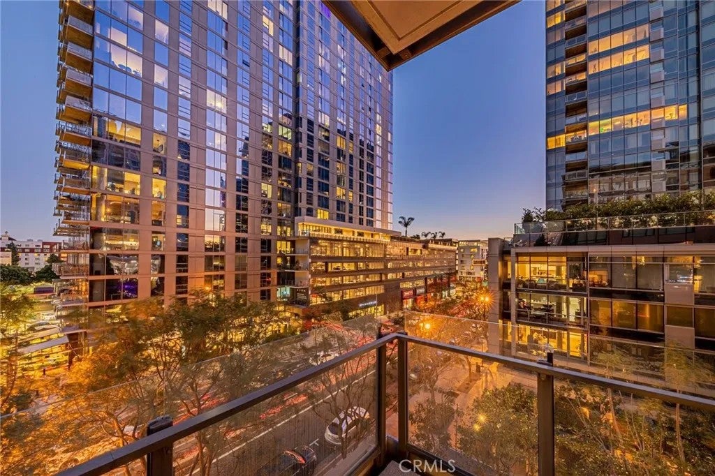 1111 S Grand Avenue 518