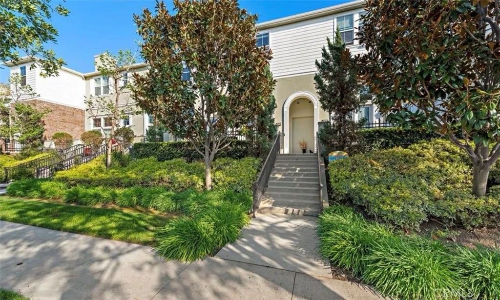 Photo of 50 Fringe Tree St, Irvine, CA 92606 (MLS # OC26095500)