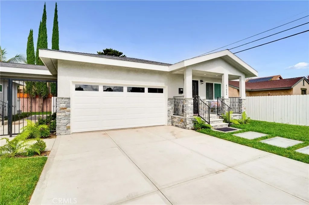 4705 Whitewood