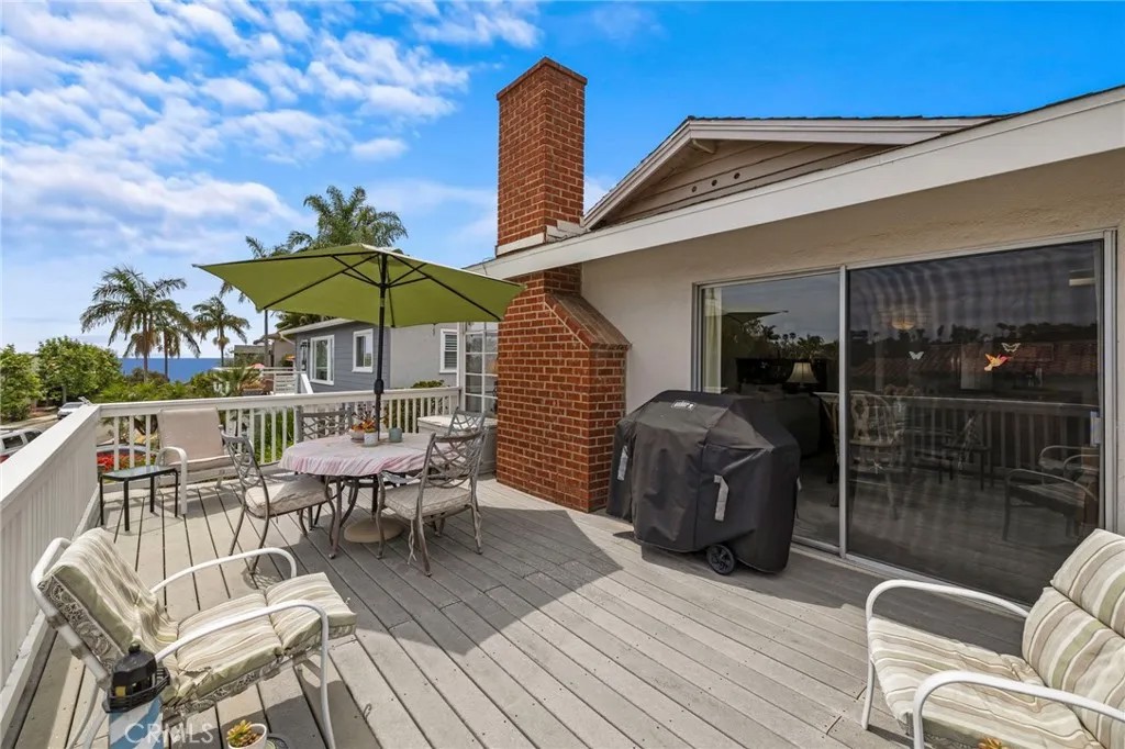 220 W Avenida Alessandro