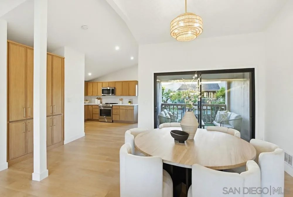 585 S Sierra Ave 27