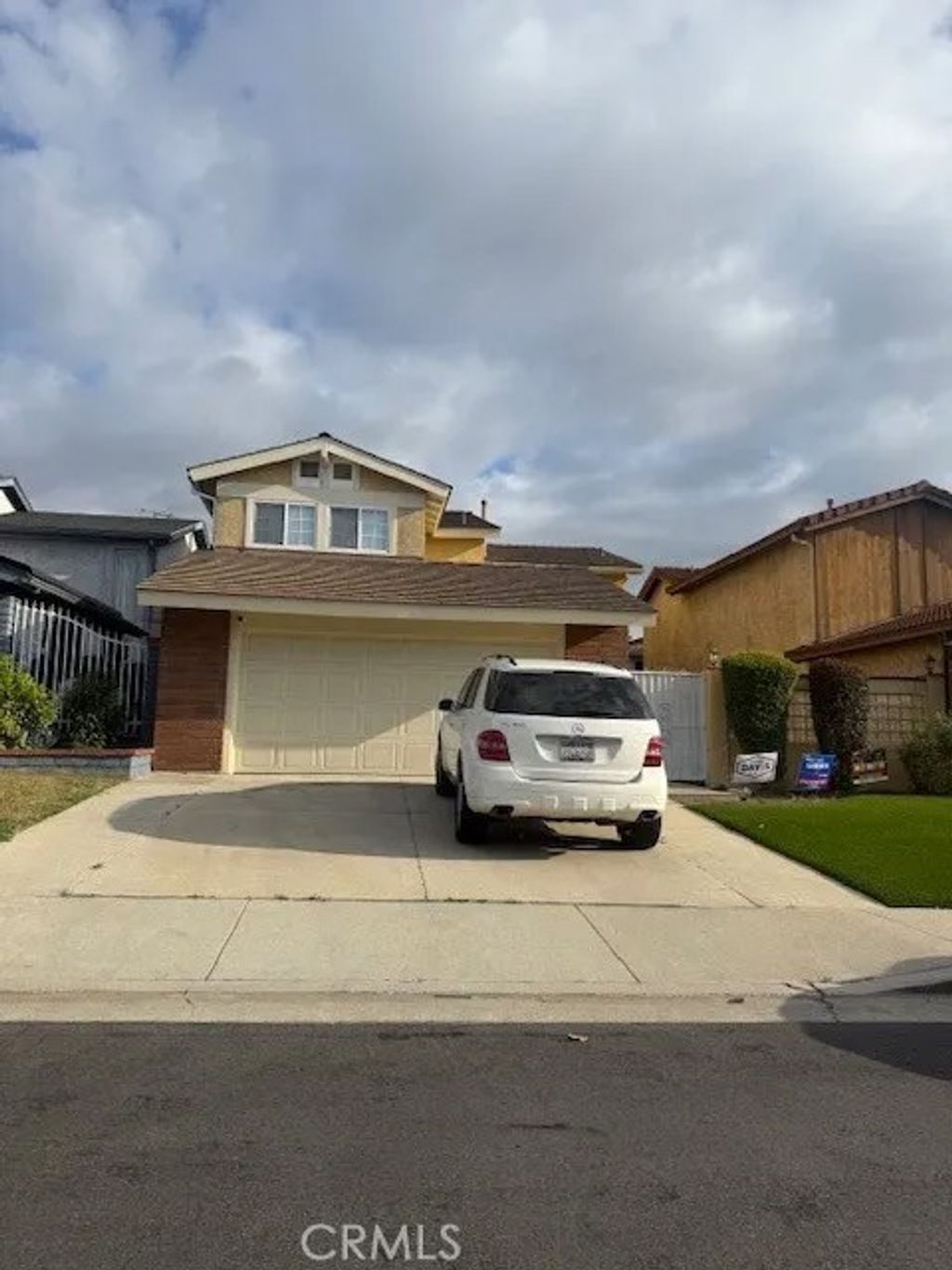 Photo of 814 E Sandpoint Court, Carson, CA 90746 (MLS # DW26116629)