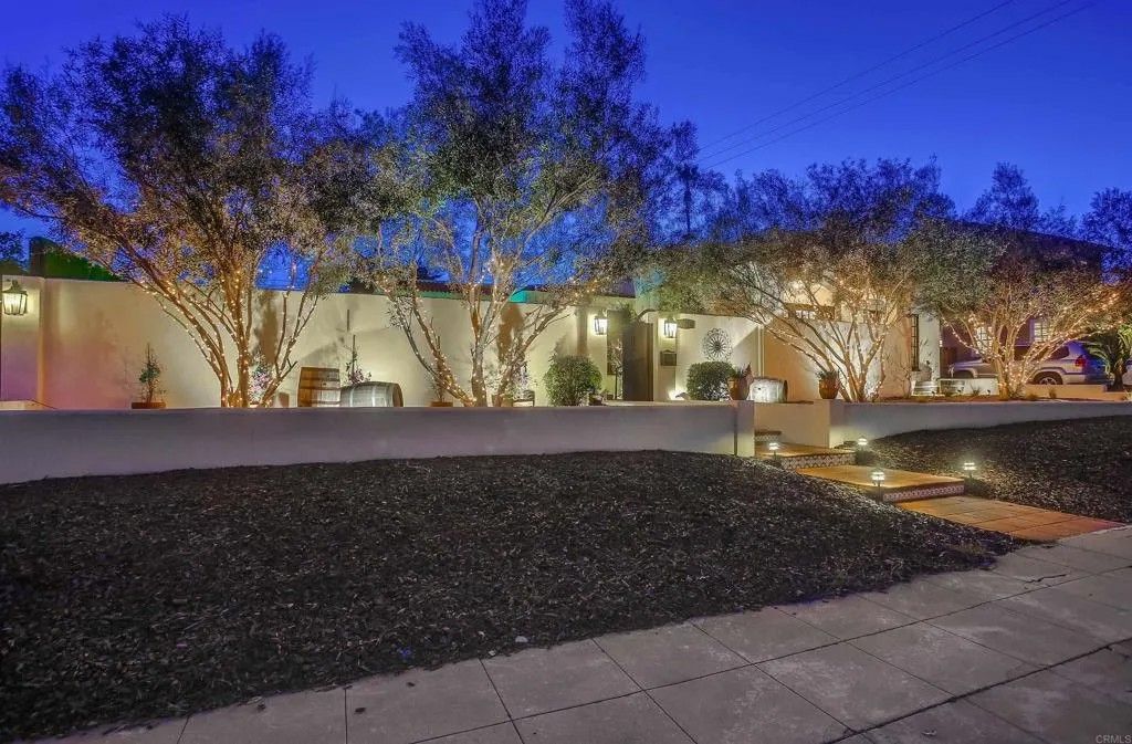 Photo of 3217 Goldsmith St, San Diego, CA 92106 (MLS # NDP2510544)