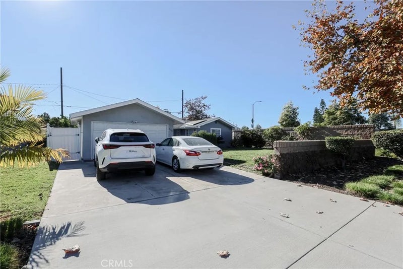 2186 W Huntington