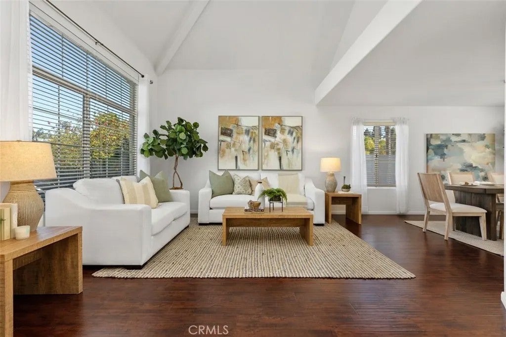 4294 Via Clemente