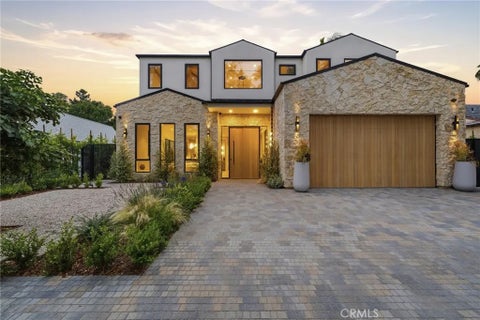 Photo of 4447 Matilija AVE, Sherman Oaks, CA 91423 (MLS # SR26185565)