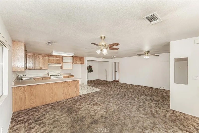 9016 E Dinuba
