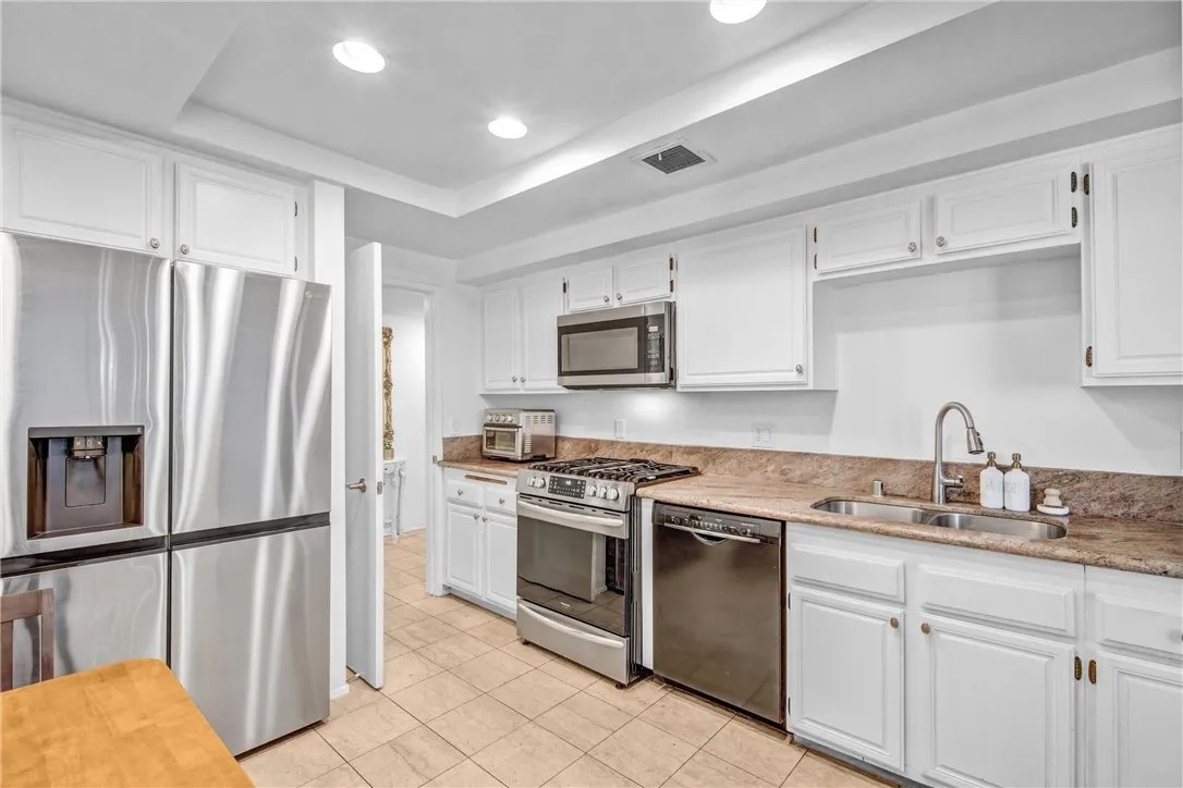 15335 Magnolia 215