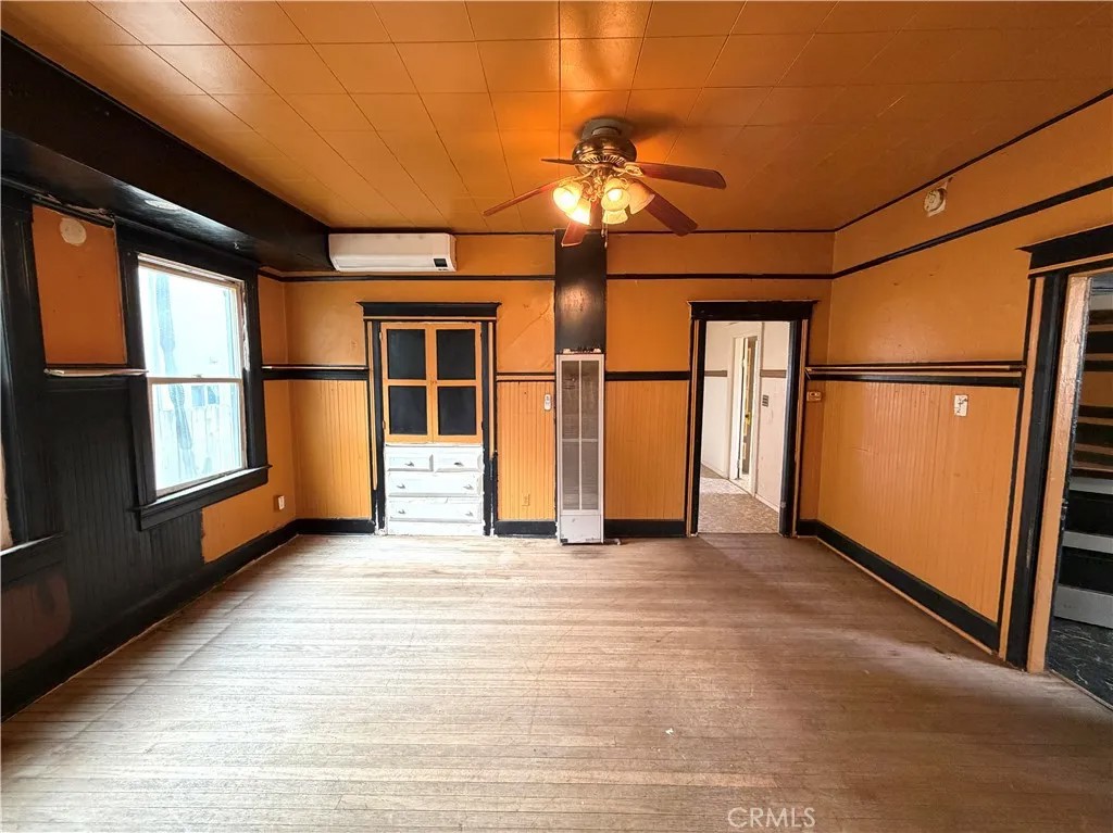 230 W 18th