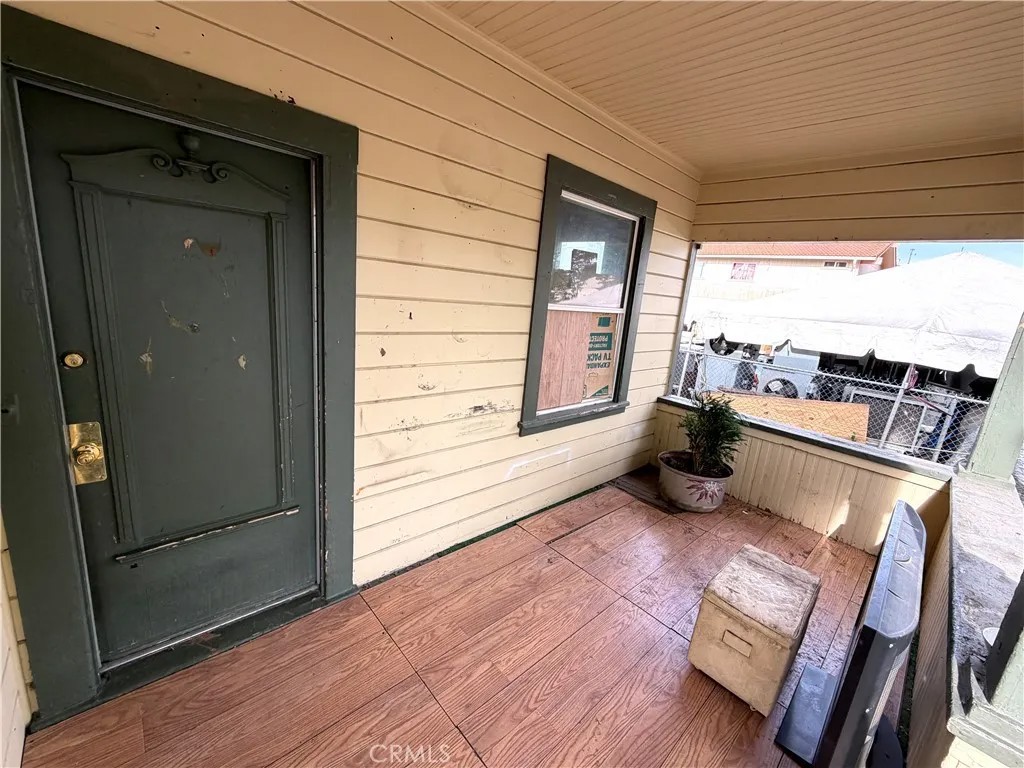 230 W 18th