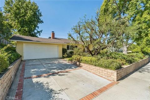 Tiny photo for 25035 Green Mill Avenue, Newhall, CA 91321 (MLS # SR25244370)