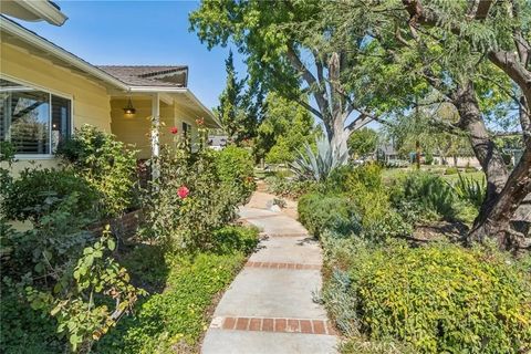 Tiny photo for 25035 Green Mill Avenue, Newhall, CA 91321 (MLS # SR25244370)