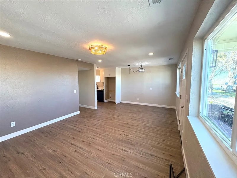 3883 Santa Fe