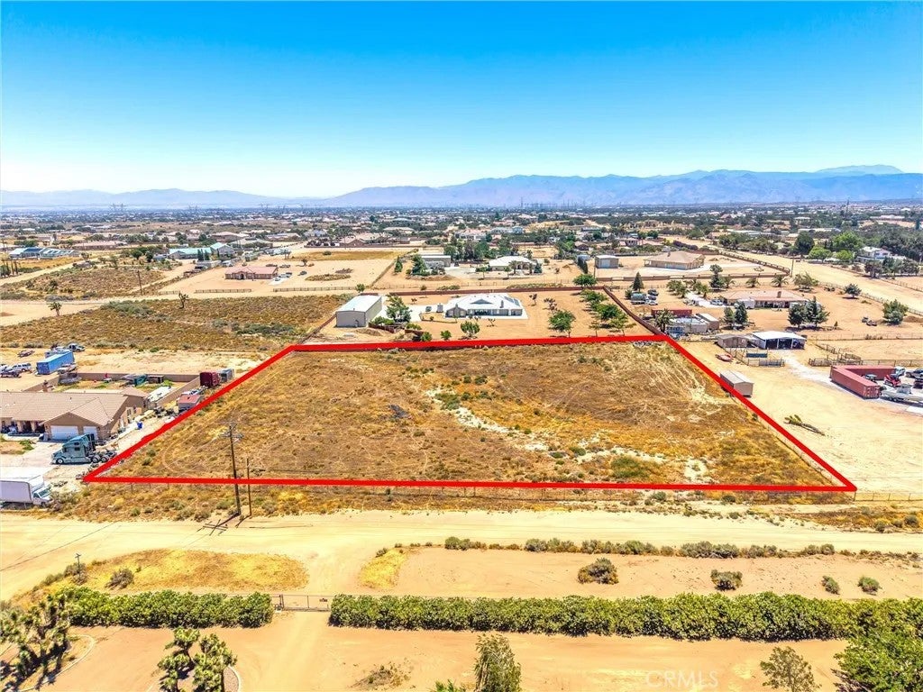 Photo of 6589 Fremontia St, Oak Hills, CA 92344 (MLS # HD26141023)
