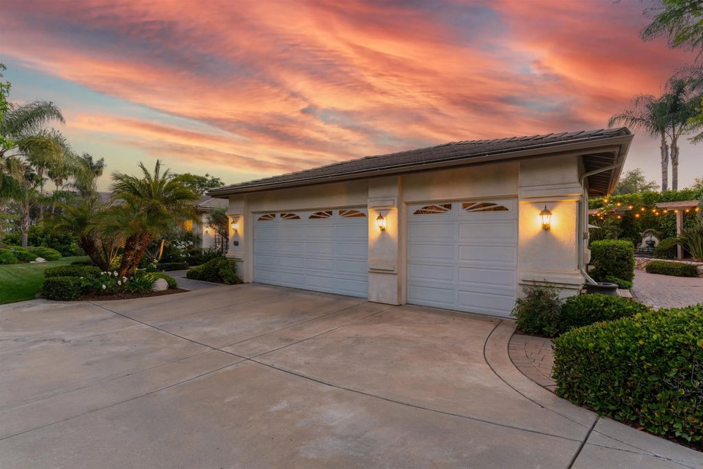 Photo of 1411 Surrey Heights, Fallbrook, CA 92028 (MLS # 250030582)