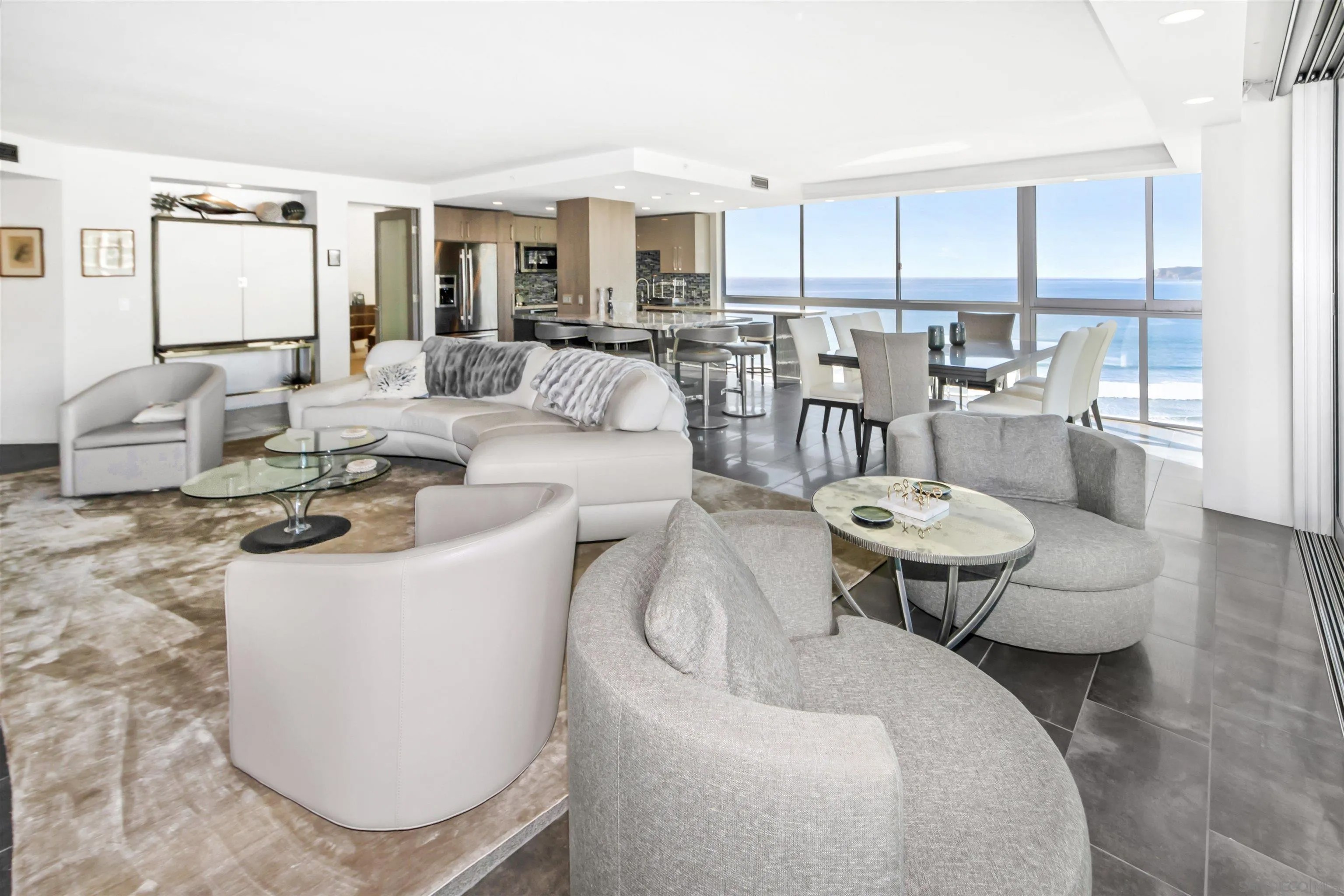 1780 Avenida Del Mundo 904