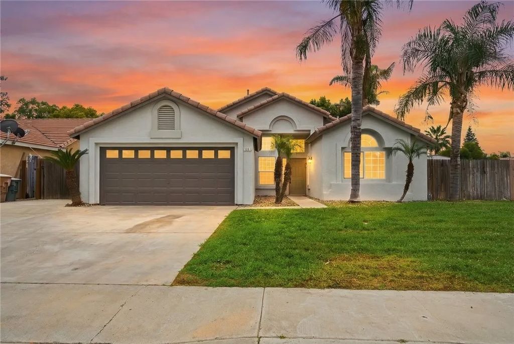 Photo of 5201 Sierra Caves Avenue, Bakersfield, CA 93313 (MLS # WS26032797)
